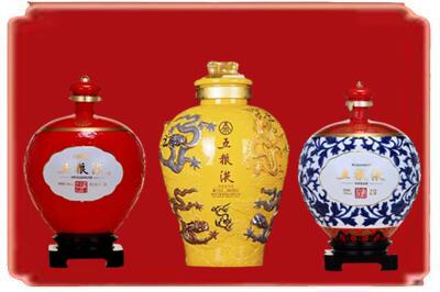 河池罗城县烟酒回收五粮液各种摆件.jpg
